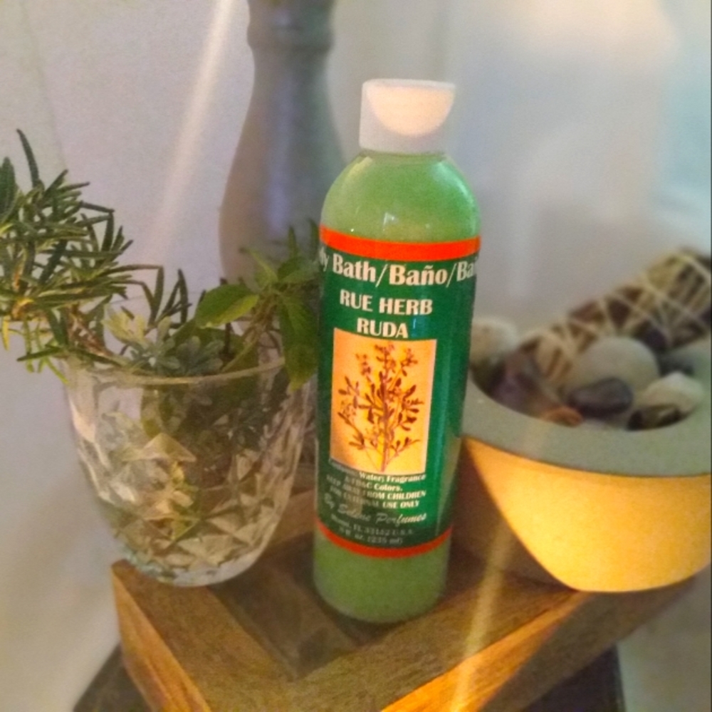 Cleansing bath wash